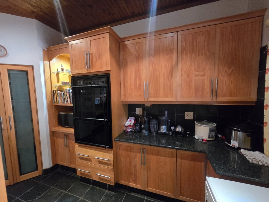 4 Bedroom Property for Sale in Heuwelsig Free State